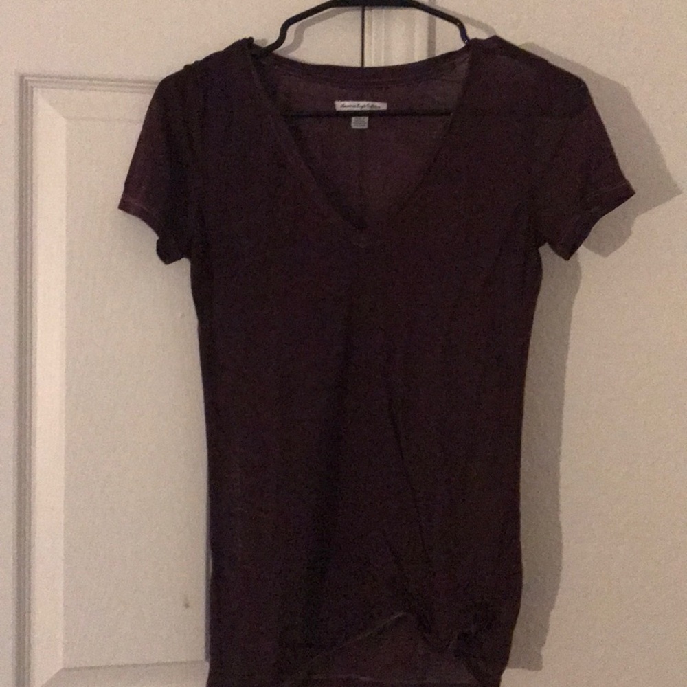 AE burgundy v neck